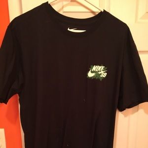 Nike skateboarding Dri-Fit short sleeve shirt